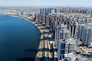 东体：从技战术层面和身体状态方面看，上海海港都不如成都蓉城